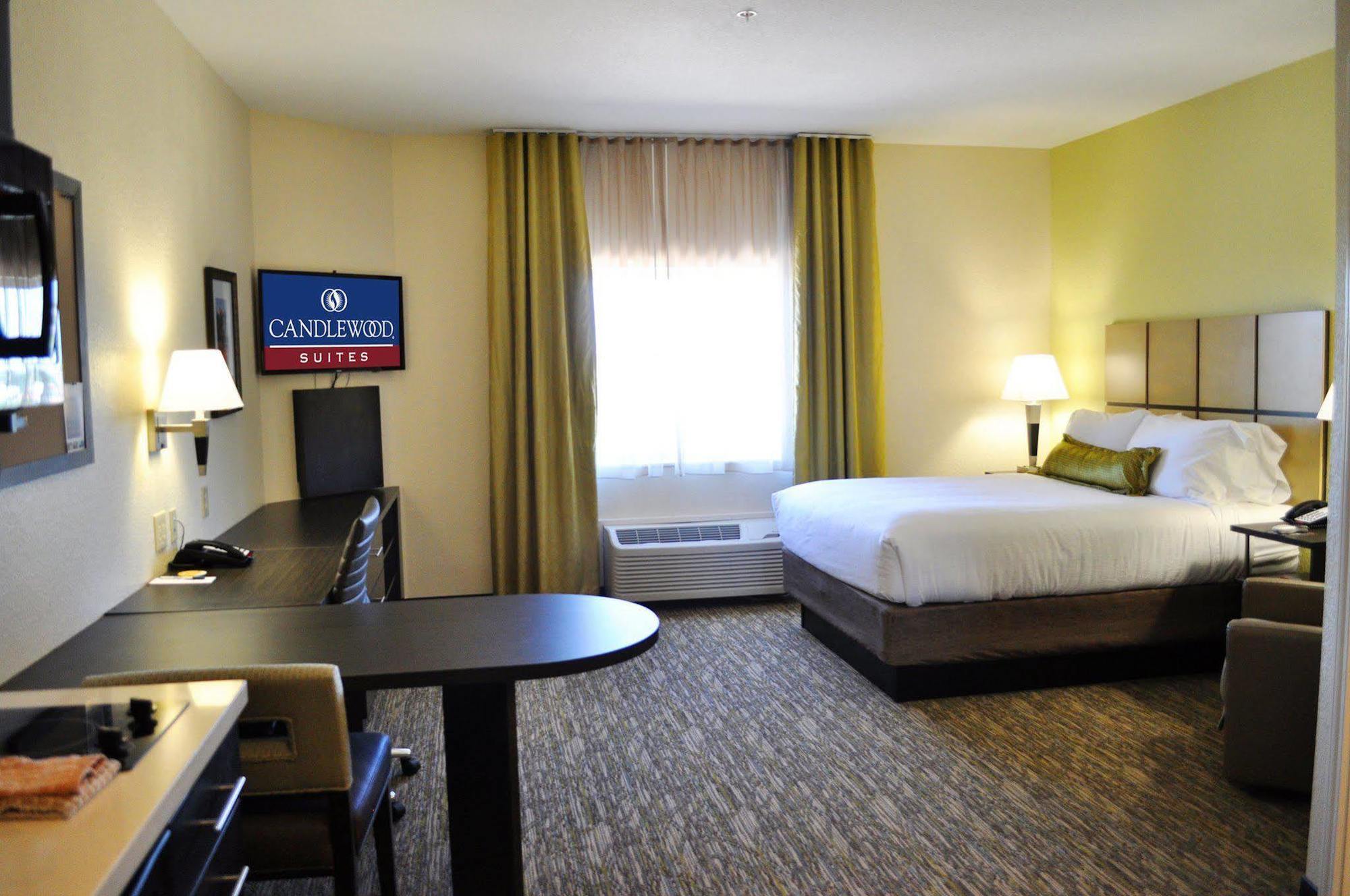 Candlewood Suites Bay City By Ihg Bagian luar foto