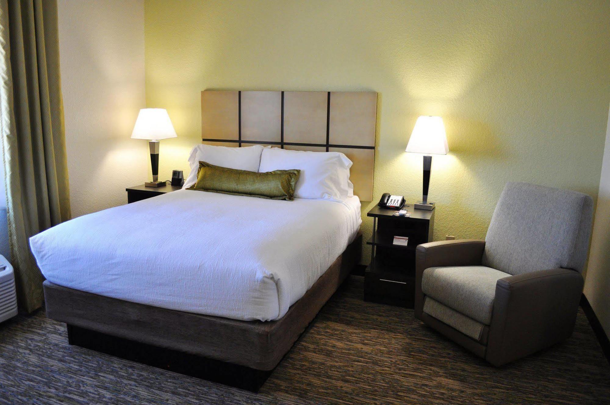 Candlewood Suites Bay City By Ihg Bagian luar foto