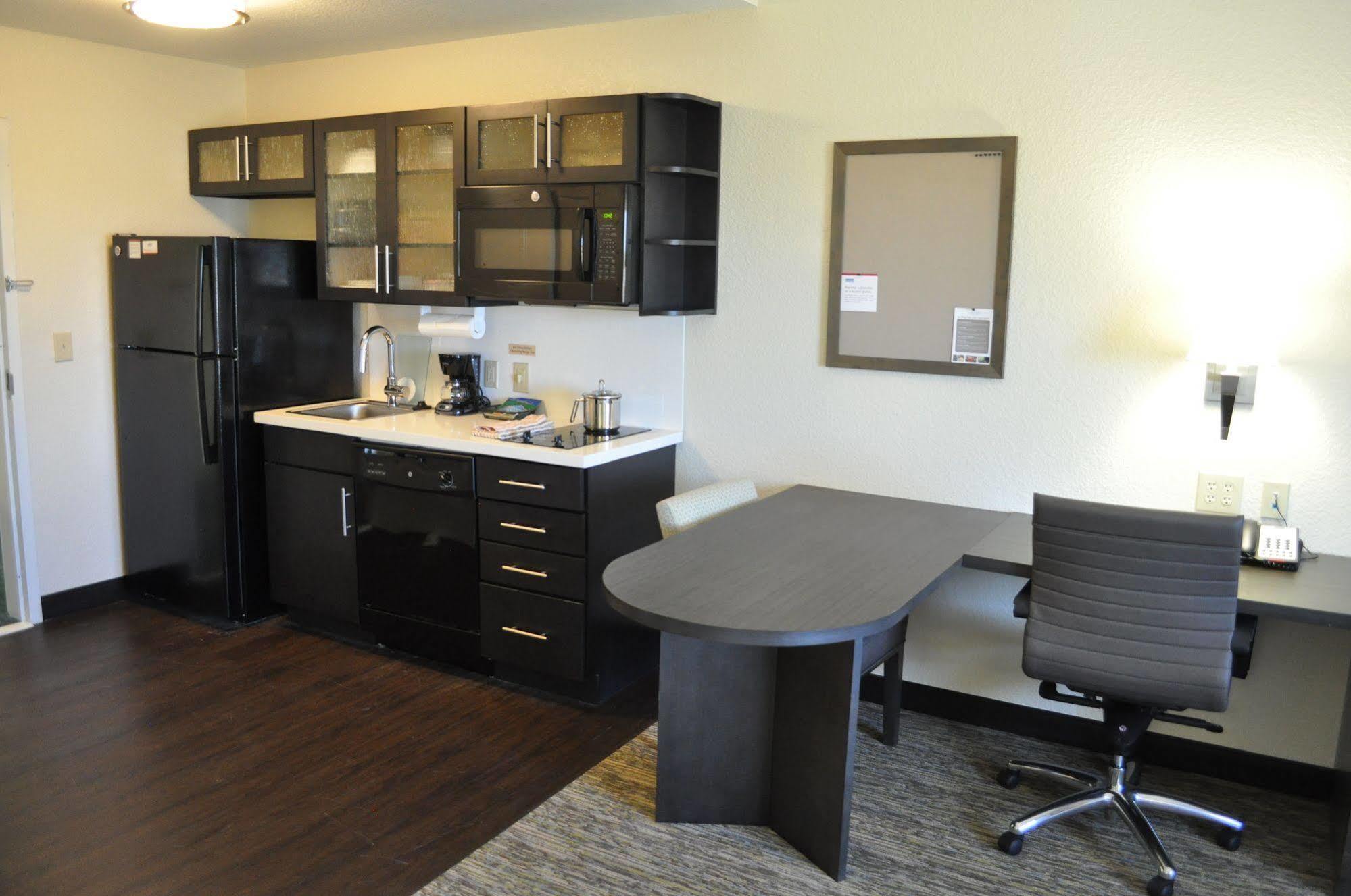 Candlewood Suites Bay City By Ihg Bagian luar foto