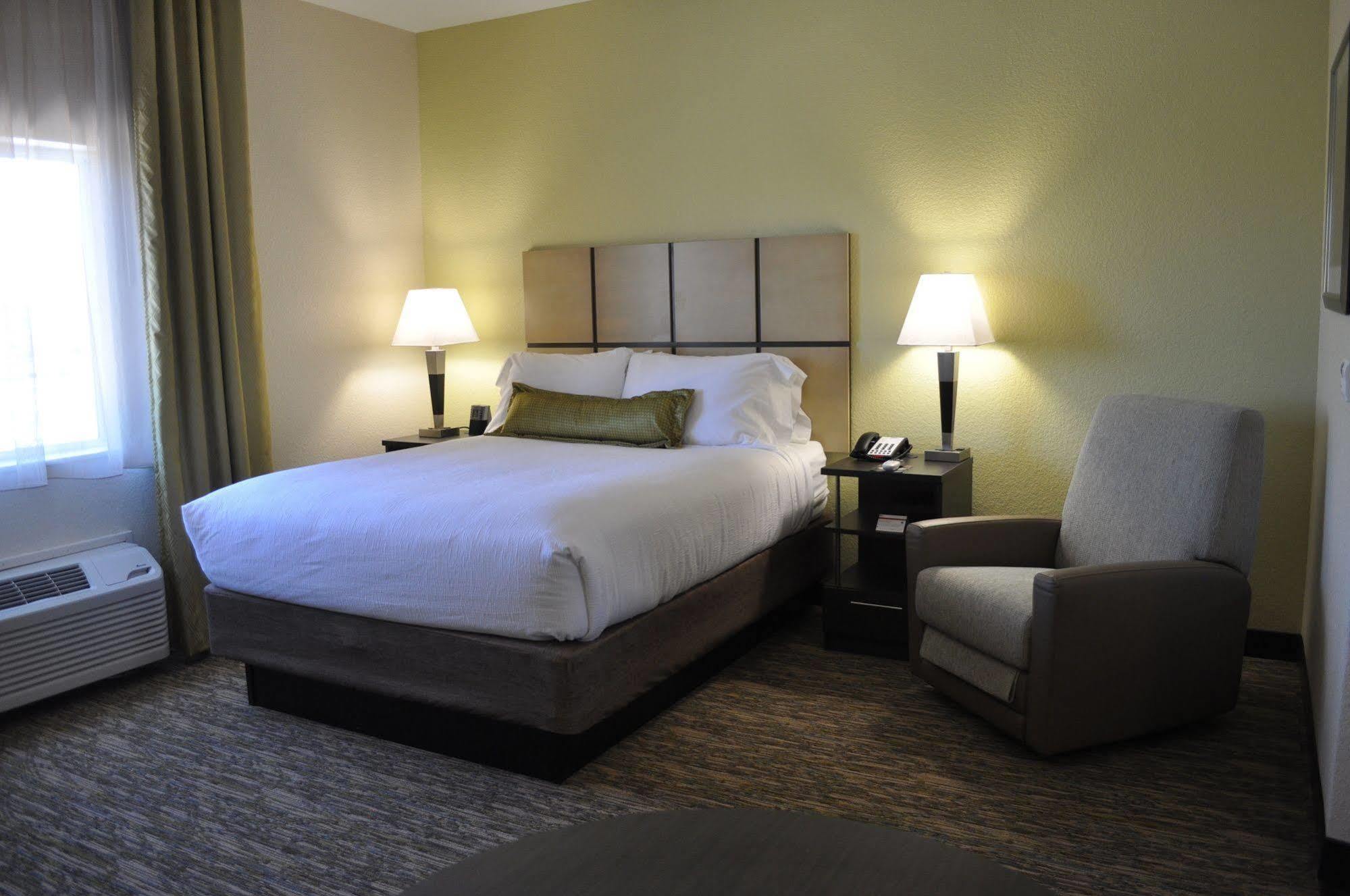 Candlewood Suites Bay City By Ihg Bagian luar foto