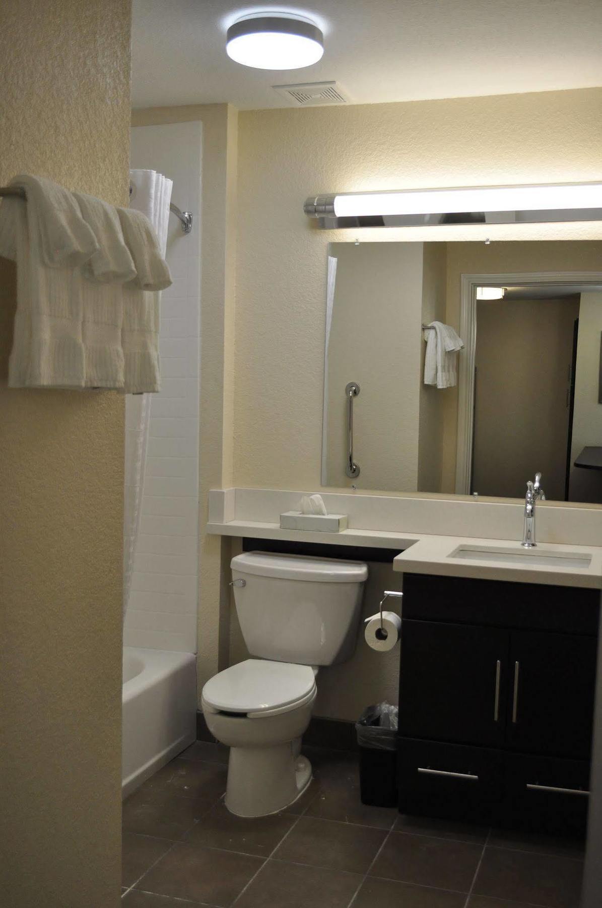 Candlewood Suites Bay City By Ihg Bagian luar foto