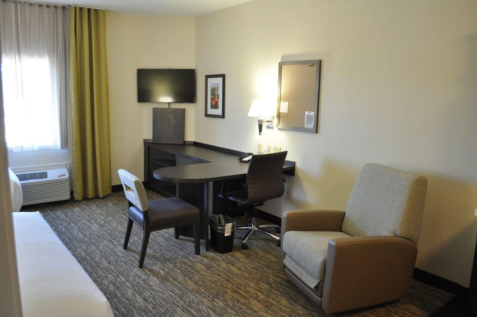 Candlewood Suites Bay City By Ihg Bagian luar foto